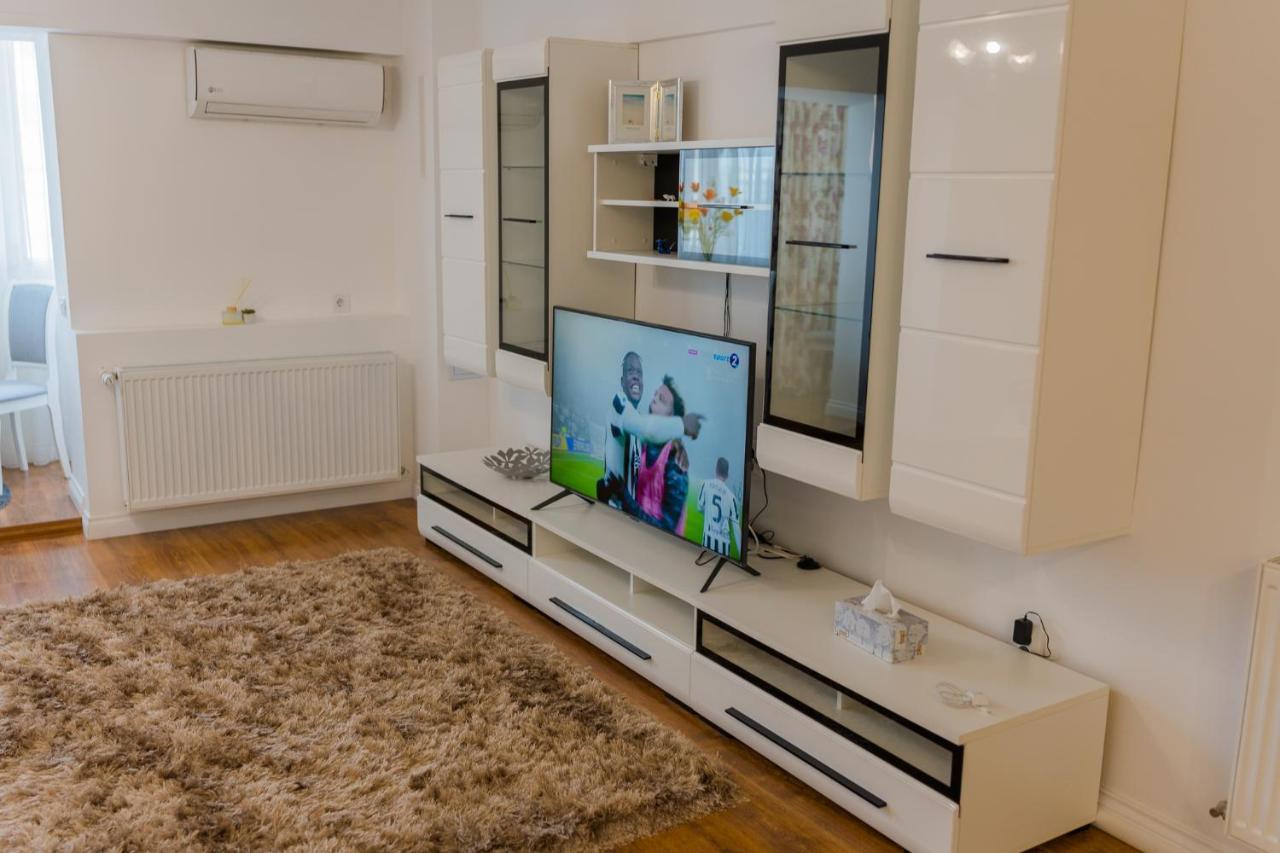 Cozy & Spacious 2Br Apartment With Netflix Бухарест Экстерьер фото